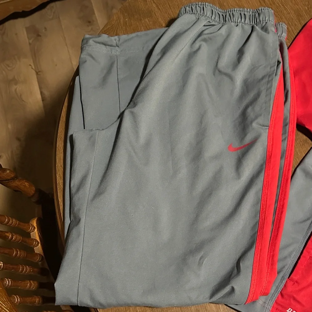 Nike Men's Red and Gray Track suit/ Windbreaker W/pants size Large - Picture 2 of 9